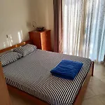 Lela Apartment * Kryopigi