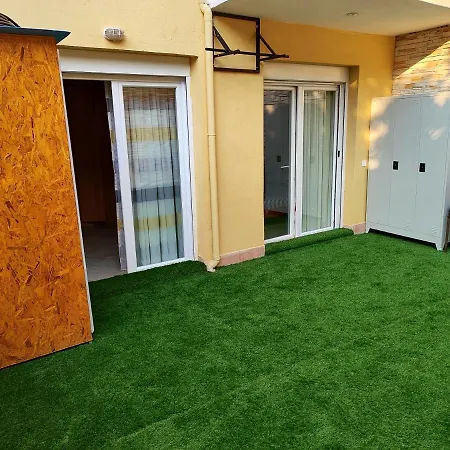 Lela Apartment Lägenhet Kryopigi